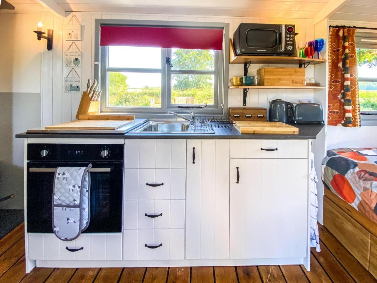 The Hideaway Hut - 1 Bed Shepherds Hut - Hereford Apartamento Exterior foto